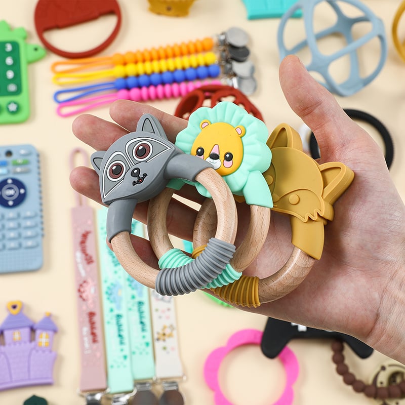 Anneau de dentition en bois et silicone en forme d&#x27;animal